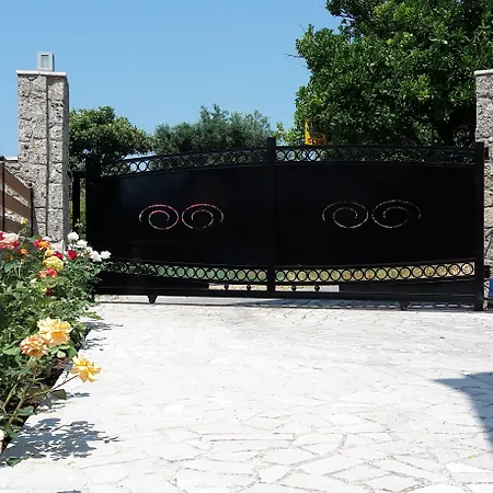 Achillion Luxury Corfu & Apartment *