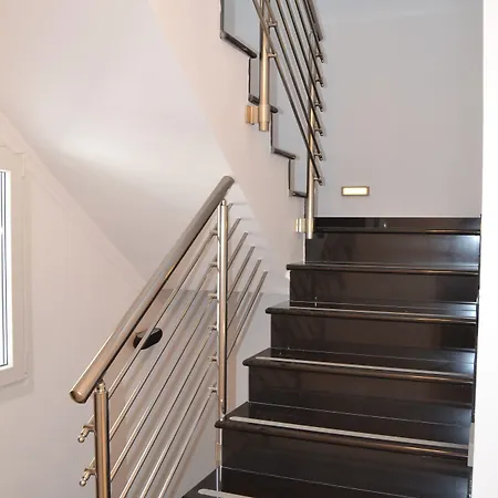 Achillion Luxury Corfu & דירה
