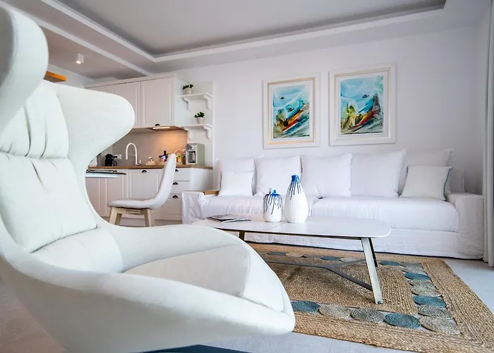 Achillion Luxury Corfu & شقة