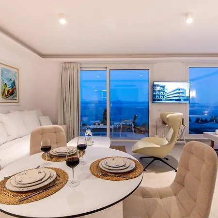 Achillion Luxury Corfu & *