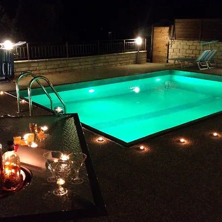 Achillion Luxury Corfu & Apartamento