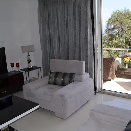 Achillion Luxury Corfu & Apartamento