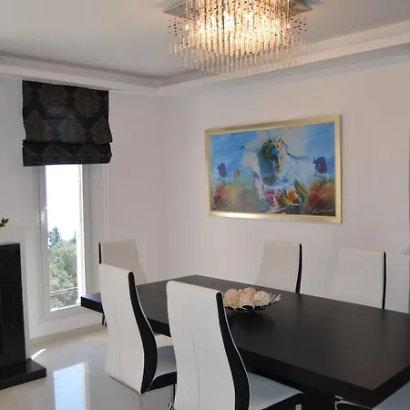 Achillion Luxury Corfu & Apartament