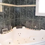 Achillion Luxury Corfu & Apartmán *