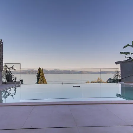 Achillion Luxury Corfu & * Перама