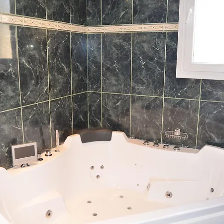 Achillion Luxury Corfu & Apartman *