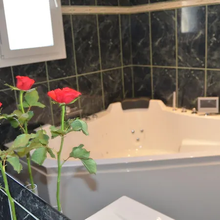Achillion Luxury Corfu & Apartman *