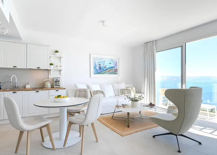 Achillion Luxury Corfu & Апартаменты Перама