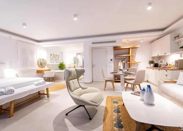 Achillion Luxury Corfu & Перама