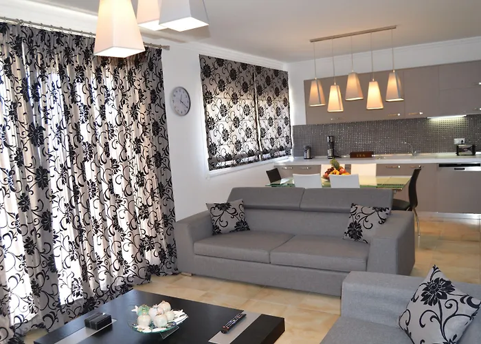 Achillion Luxury Corfu & Перама
